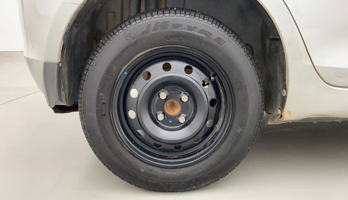 2015 Maruti Swift VXI, Petrol, Manual, 35,250 km, Right Rear Wheel