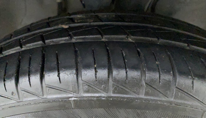 2020 Maruti Alto VXI, Petrol, Manual, 16,501 km, Right Front Tyre Tread