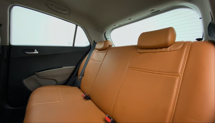 2016 Hyundai Grand i10 ASTA AT 1.2 KAPPA VTVT, Petrol, Automatic, 91,264 km, Right Side Rear Door Cabin