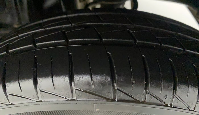 2021 Maruti Alto LXI CNG, CNG, Manual, 27,284 km, Left Rear Tyre Tread