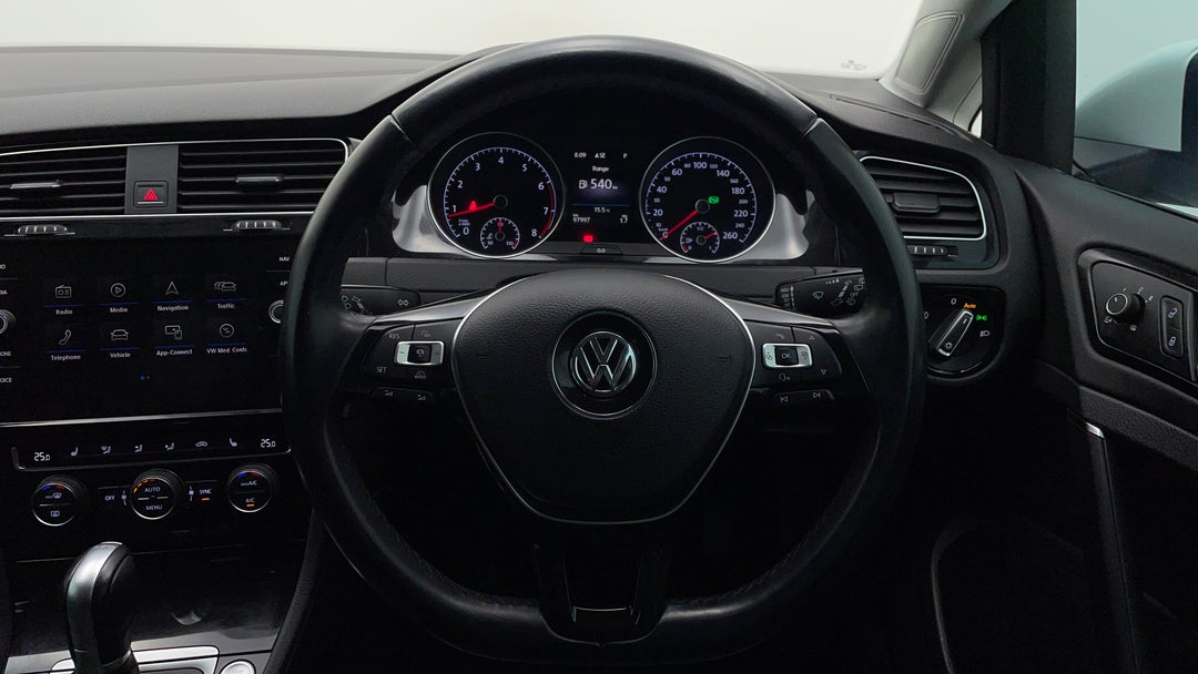 2017 Volkswagen Golf 110 Tsi Highline, Automatic, 97997 km, Steering Wheel Close-up