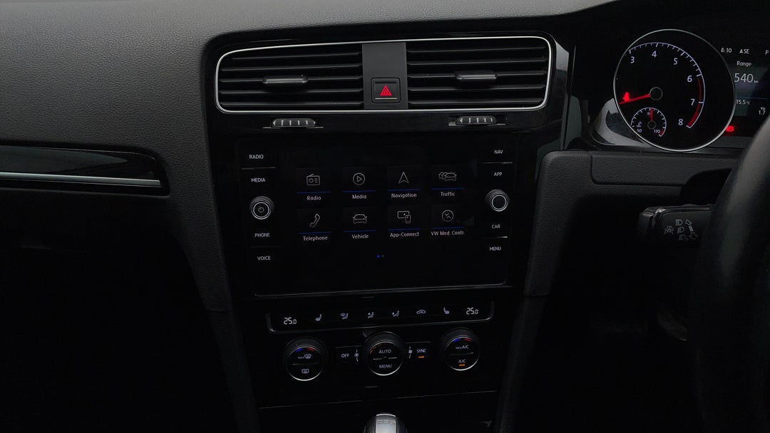 2017 Volkswagen Golf 110 Tsi Highline, Automatic, 97997 km, Center Console