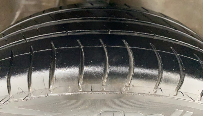 2018 Maruti Alto K10 VXI P, Petrol, Manual, 53,339 km, Right Front Tyre Tread
