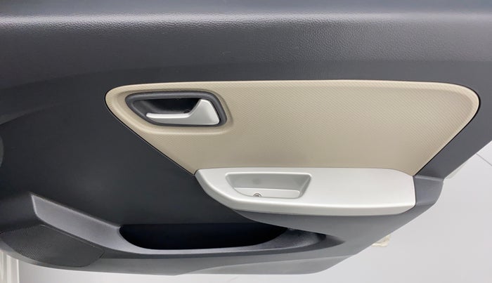 2018 Maruti Alto K10 VXI P, Petrol, Manual, 53,339 km, Driver Side Door Panels Controls
