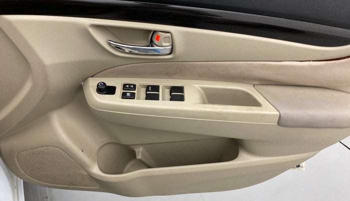 2014 Maruti Ciaz VXI+, Petrol, Manual, 34,726 km, Driver Side Door Panels Control