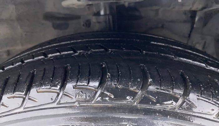 2014 Maruti Ciaz VXI+, Petrol, Manual, 34,726 km, Right Front Tyre Tread