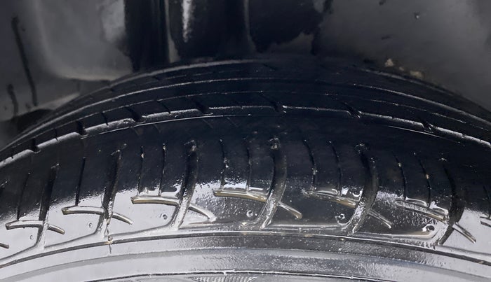 2014 Maruti Ciaz VXI+, Petrol, Manual, 34,726 km, Right Rear Tyre Tread