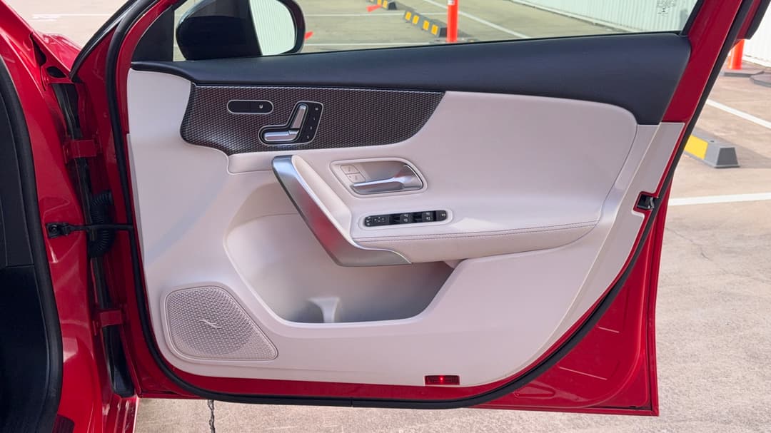 2018 Mercedes-benz A200 A200, Automatic, 76452 km, Speaker View