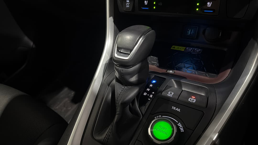 2024 Toyota RAV4 Cruiser (AWD) Hybrid, Automatic, 41227 km, Gear Lever 