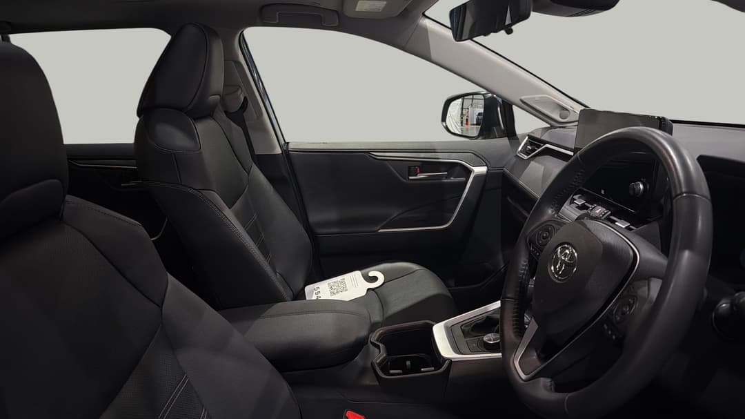 2024 Toyota RAV4 Cruiser (AWD) Hybrid, Automatic, 41227 km, Right Side Front Door Cabin View