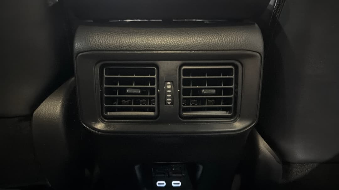 2024 Toyota RAV4 Cruiser (AWD) Hybrid, Automatic, 41227 km, Rear A/C Vent