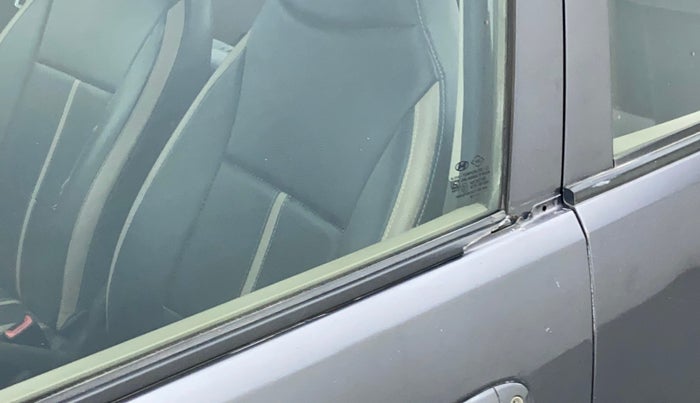 2012 Hyundai i10 SPORTZ 1.2, CNG, Manual, 1,20,631 km, Front passenger door - Weather strip has minor damage