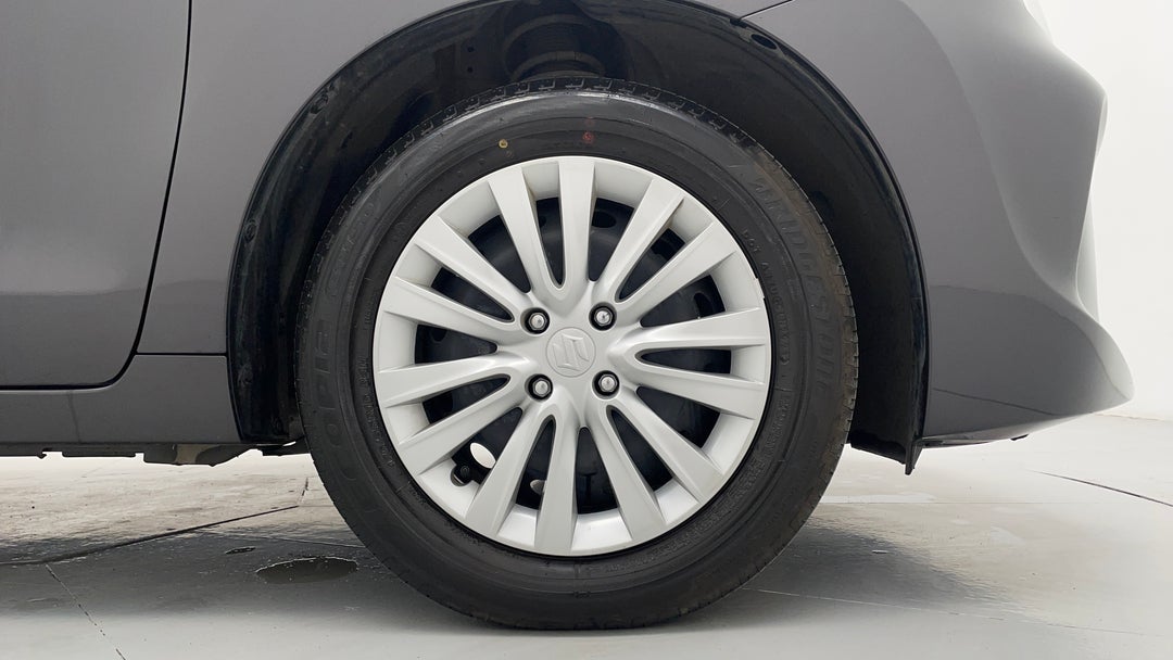 2021 Suzuki Baleno Gl, Automatic, 20347 km, Right Front Wheel