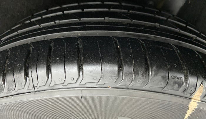 2016 Maruti Vitara Brezza ZDI, Diesel, Manual, Left Rear Tyre Tread