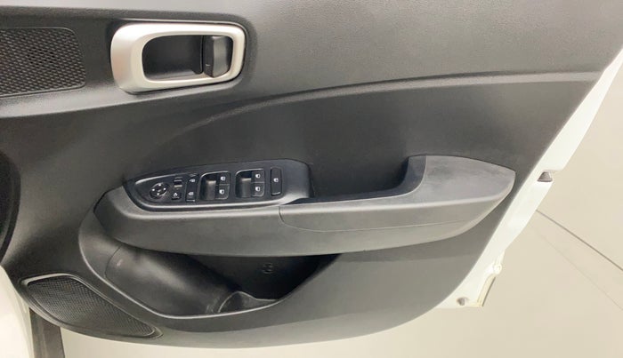 2020 Hyundai VENUE SX 1.0 TURBO IMT, Petrol, Manual, 37,680 km, Driver Side Door Panels Control