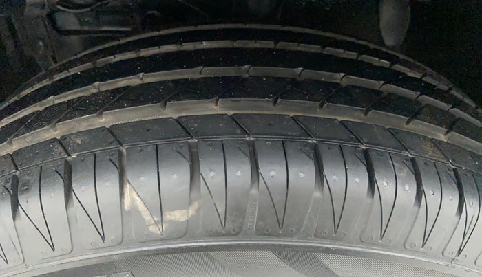 2019 Maruti Vitara Brezza VDI, Diesel, Manual, 75,554 km, Left Front Tyre Tread
