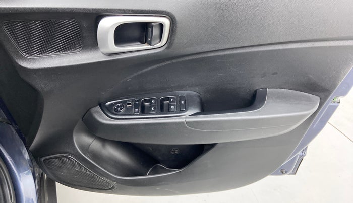 2020 Hyundai VENUE S 1.2, Petrol, Manual, 40,743 km, Driver Side Door Panels Control