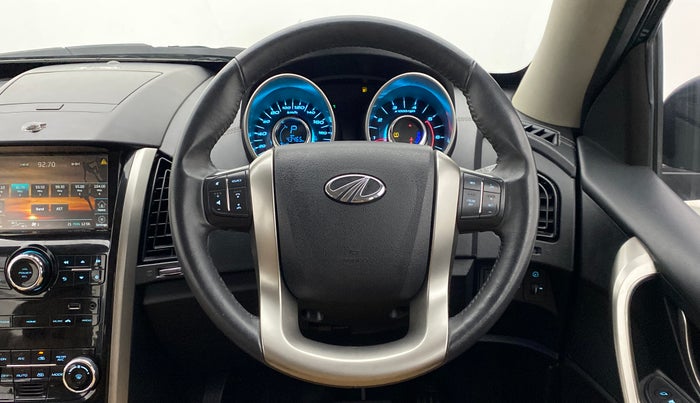 2018 Mahindra XUV500 W11 (O) AT, Diesel, Automatic, 43,514 km, Steering Wheel Close Up