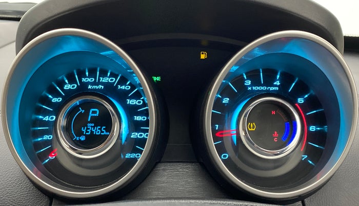 2018 Mahindra XUV500 W11 (O) AT, Diesel, Automatic, 43,514 km, Odometer Image