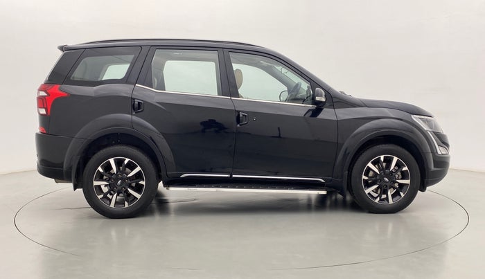2018 Mahindra XUV500 W11 (O) AT, Diesel, Automatic, 43,514 km, Right Side View