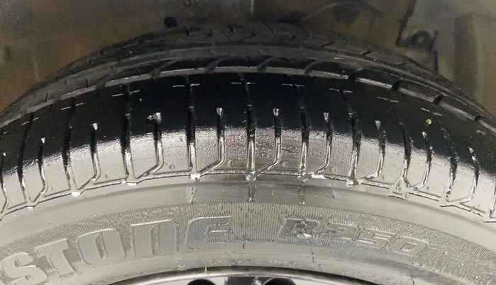 2013 Maruti Ertiga VDI ABS, Diesel, Manual, 60,858 km, Right Front Tyre Tread