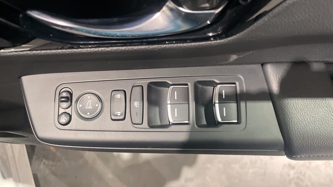 2024 Honda CR-V Vti L (2WD) 5 Seats, Automatic, 26431 km, Drivers Side Door Panel Controls