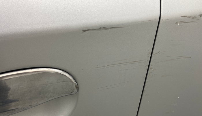2010 Hyundai Santro Xing GLS, Petrol, Manual, 95,627 km, Front passenger door - Minor scratches
