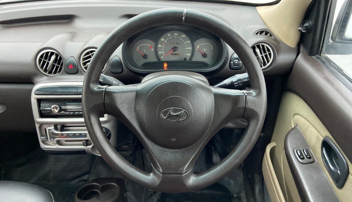 2010 Hyundai Santro Xing GLS, Petrol, Manual, 95,627 km, Steering Wheel Close Up