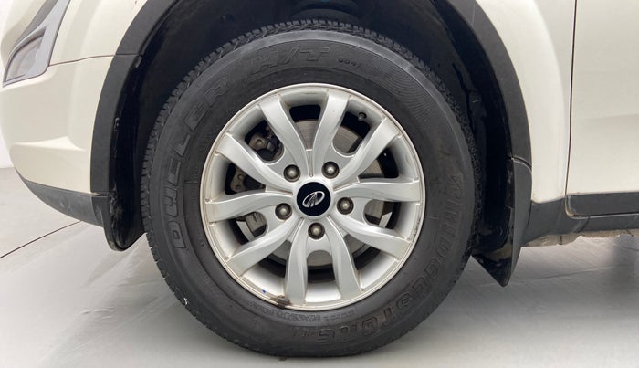2018 Mahindra XUV500 W9, Diesel, Manual, 35,056 km, Left Front Wheel
