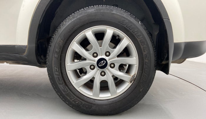 2018 Mahindra XUV500 W9, Diesel, Manual, 35,056 km, Left Rear Wheel