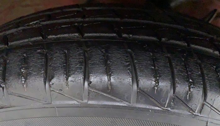 2019 Maruti Alto VXI, Petrol, Manual, 14,659 km, Left Front Tyre Tread