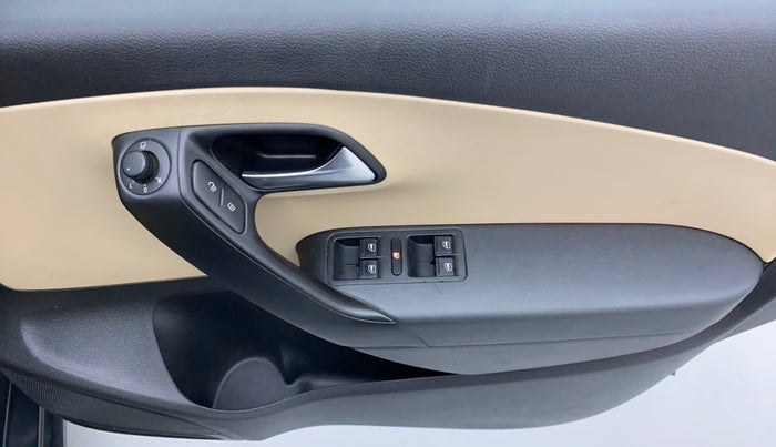 2017 Volkswagen Ameo HIGHLINE DSG 1.5 DIESEL , Diesel, Automatic, 66,122 km, Driver Side Door Panels Control