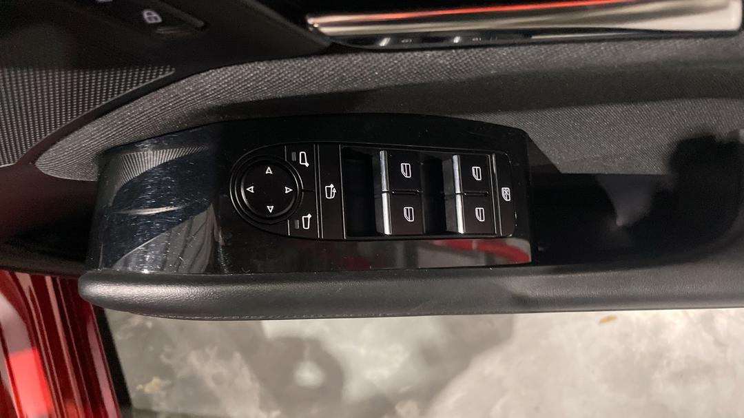 2019 Mazda Mazda3 G25 Evolve, Automatic, 80854 km, Drivers Side Door Panel Controls