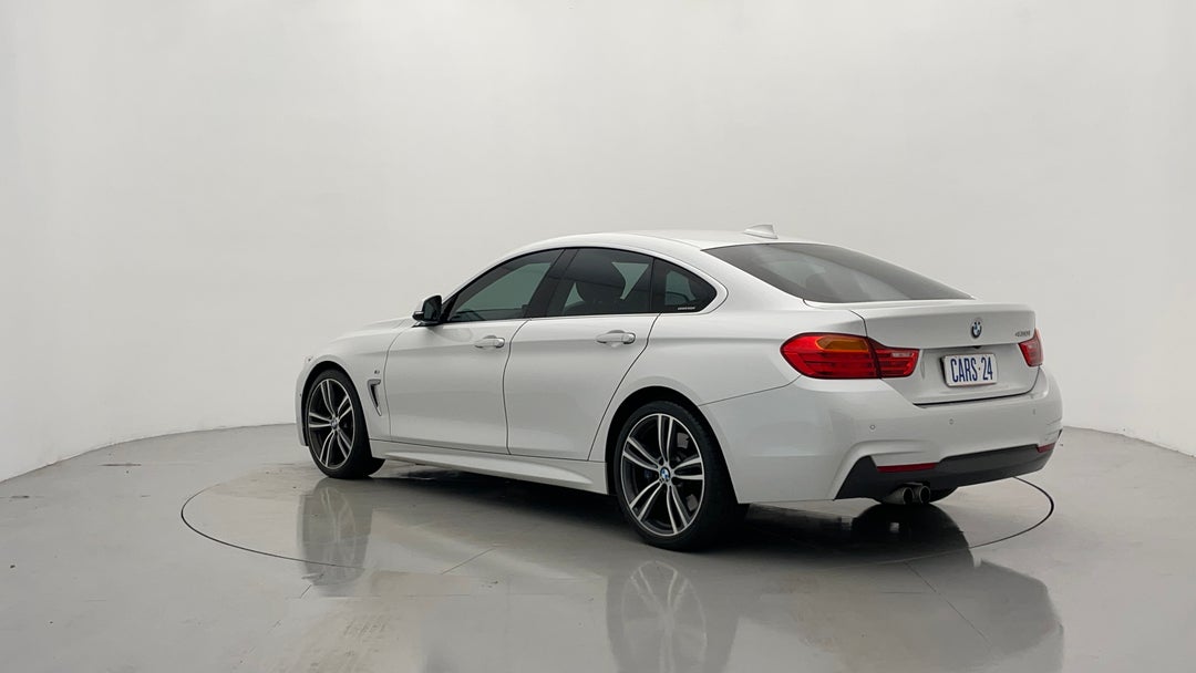 Left Back Diagonal (45- Degree) View