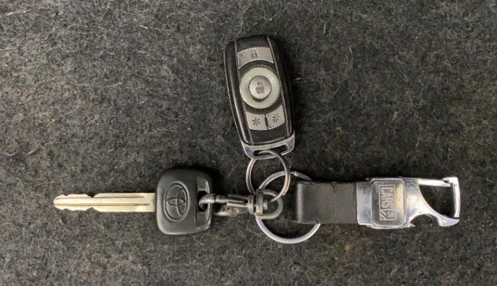 2012 Toyota Corolla Altis J PETROL, Petrol, Manual, 61,916 km, Lock system - Dork lock functional only from remote key