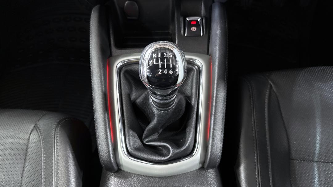 2017 Nissan Qashqai Ti, Manual, 112995 km, Gear Lever 