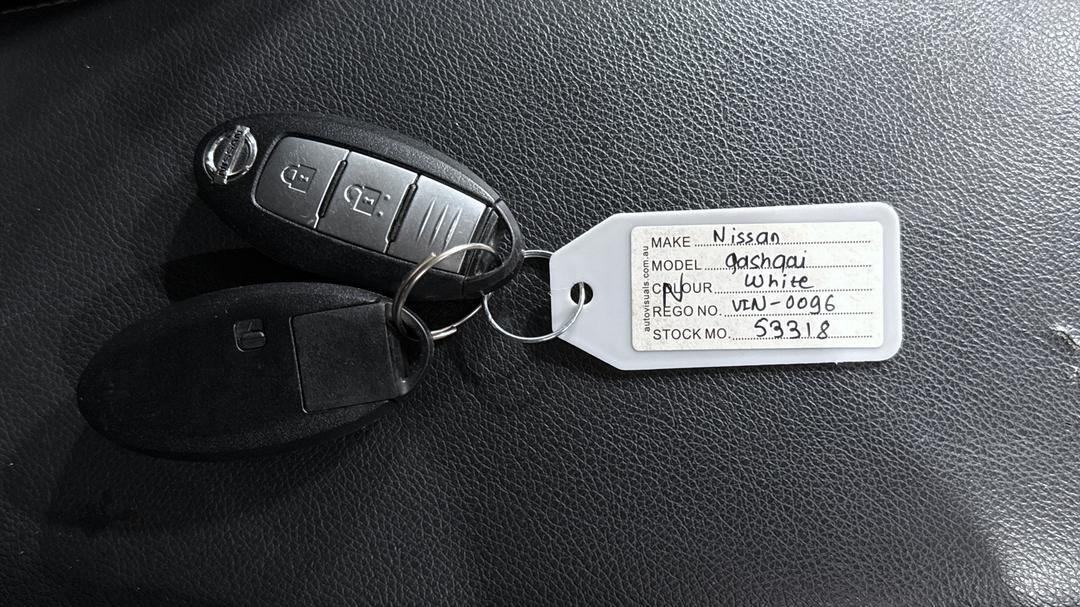 2017 Nissan Qashqai Ti, Manual, 112995 km, Key Close-up