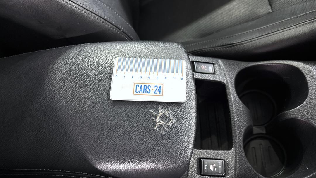 2017 Nissan Qashqai Ti, Manual, 112995 km, Center Console Wear