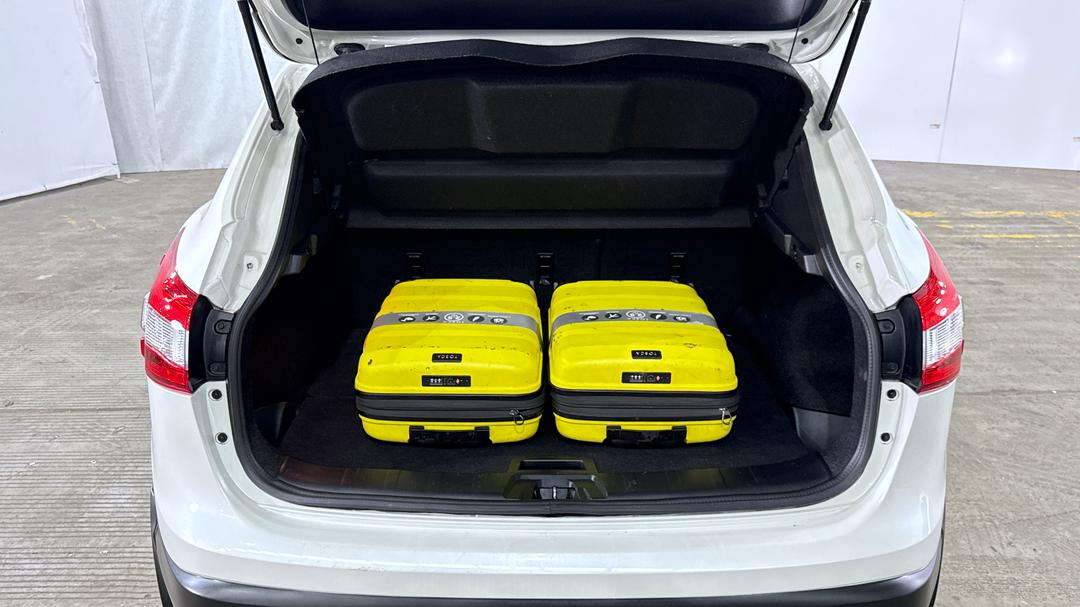 2017 Nissan Qashqai Ti, Manual, 112995 km, Boot Inside View with Luggage