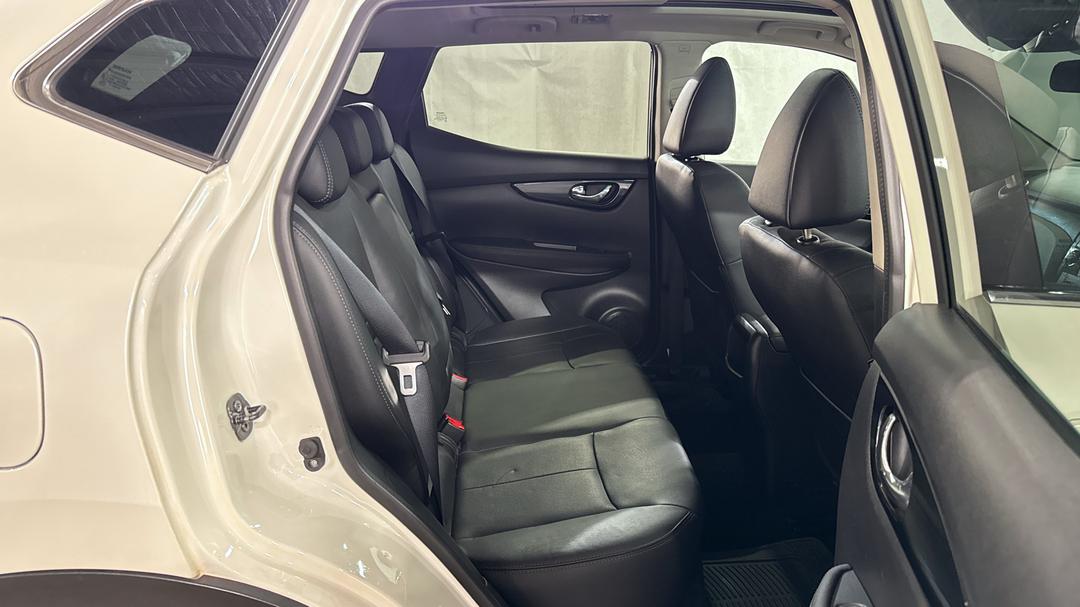 2017 Nissan Qashqai Ti, Manual, 112995 km, Right Side Rear Door Cabin View