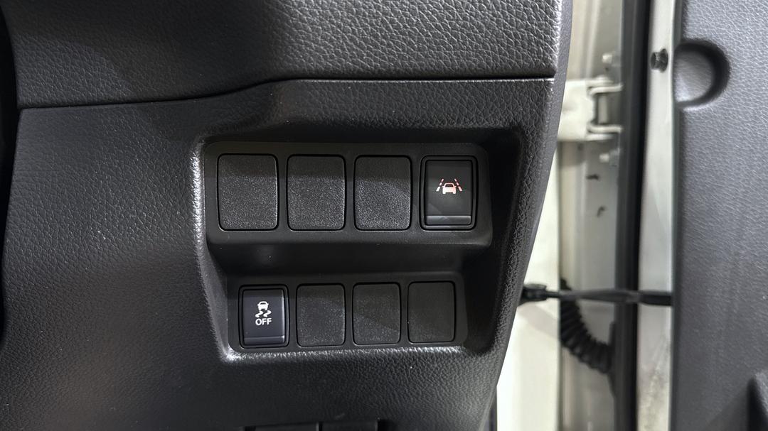 2017 Nissan Qashqai Ti, Manual, 112995 km, Utility Switches/Buttons