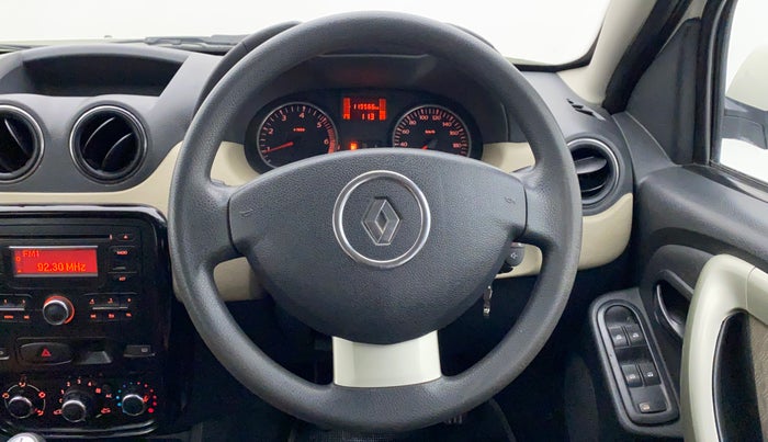 2014 Renault Duster 85 PS RXL, Diesel, Manual, 1,19,970 km, Steering Wheel Close Up