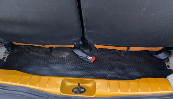 2020 Renault TRIBER RXZ, Petrol, Manual, 42,381 km, Dicky (Boot door) - Tool missing