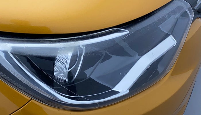 2020 Renault TRIBER RXZ, Petrol, Manual, 42,381 km, Right headlight - Minor scratches