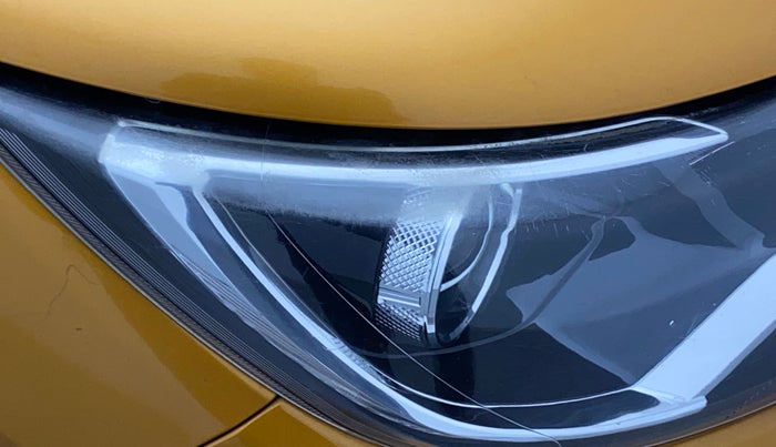 2020 Renault TRIBER RXZ, Petrol, Manual, 42,381 km, Right headlight - Faded