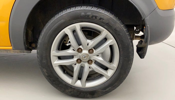 2020 Renault TRIBER RXZ, Petrol, Manual, 42,381 km, Left Rear Wheel