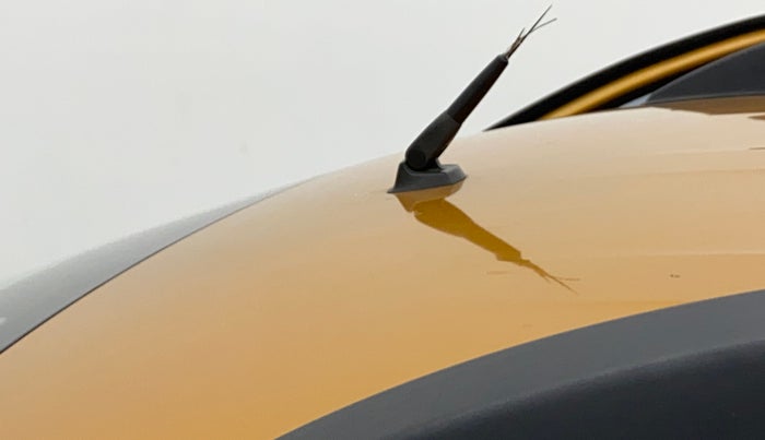 2020 Renault TRIBER RXZ, Petrol, Manual, 42,381 km, Roof - Antenna has minor damage