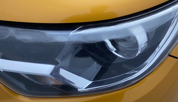 2020 Renault TRIBER RXZ, Petrol, Manual, 42,381 km, Left headlight - Minor scratches