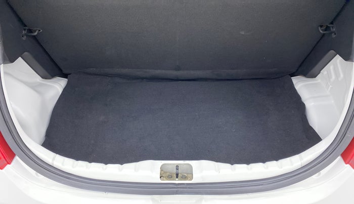 2015 Hyundai Eon D LITE PLUS, Petrol, Manual, 23,499 km, Boot Inside