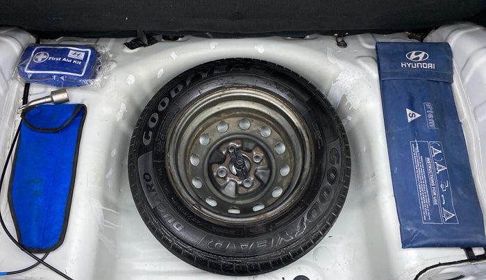 2015 Hyundai Eon D LITE PLUS, Petrol, Manual, 23,499 km, Spare Tyre